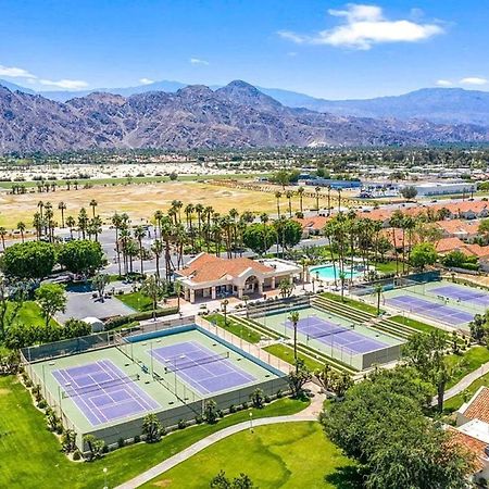 Desert Breezes Resort Palm Desert Luaran gambar